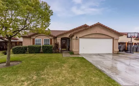 734 S 18th St, Kerman, CA 93630 photo 1