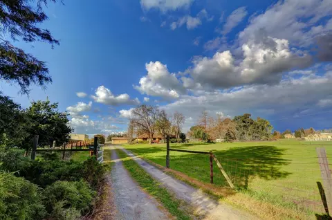 8096 E Paul Ave, Clovis, CA 93619 photo 1