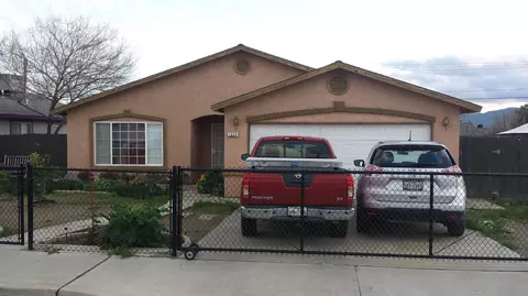 1024 E Lassen St, Avenal, CA 93204 photo 1
