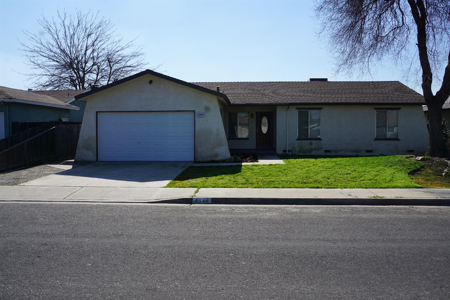 1544 Keats Ave, Clovis, CA 93611 photo 1