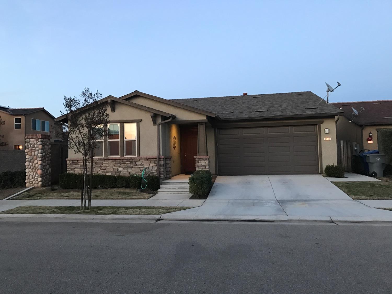 3053 Maine Ave, Clovis, CA 93619 photo 1