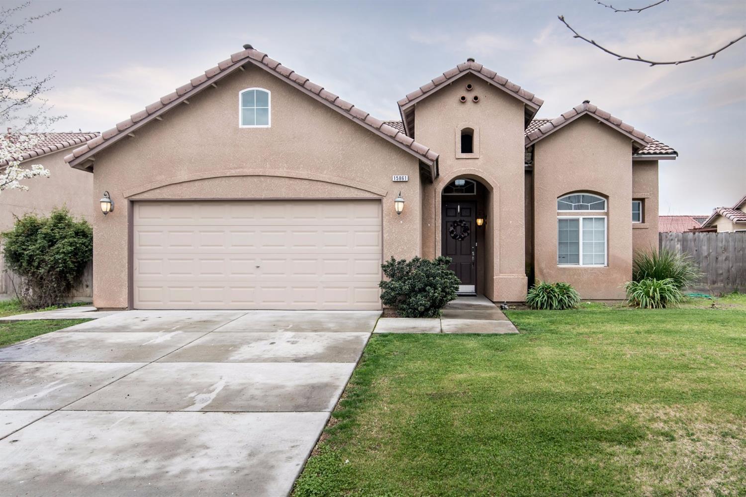 15861 W San Joaquin Ave, Kerman, CA 93630 photo 1