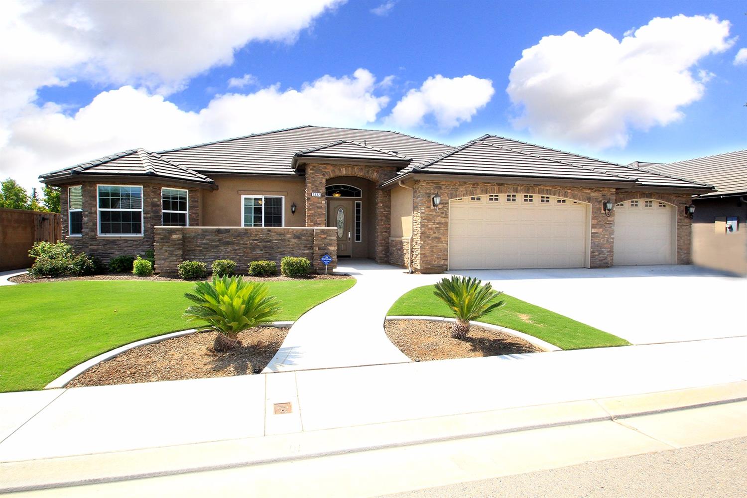 1332 Hanson Ave, Clovis, CA 93619 photo 1