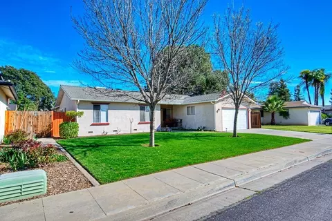 1625 Bliss Ave, Clovis, CA 93611 photo 1