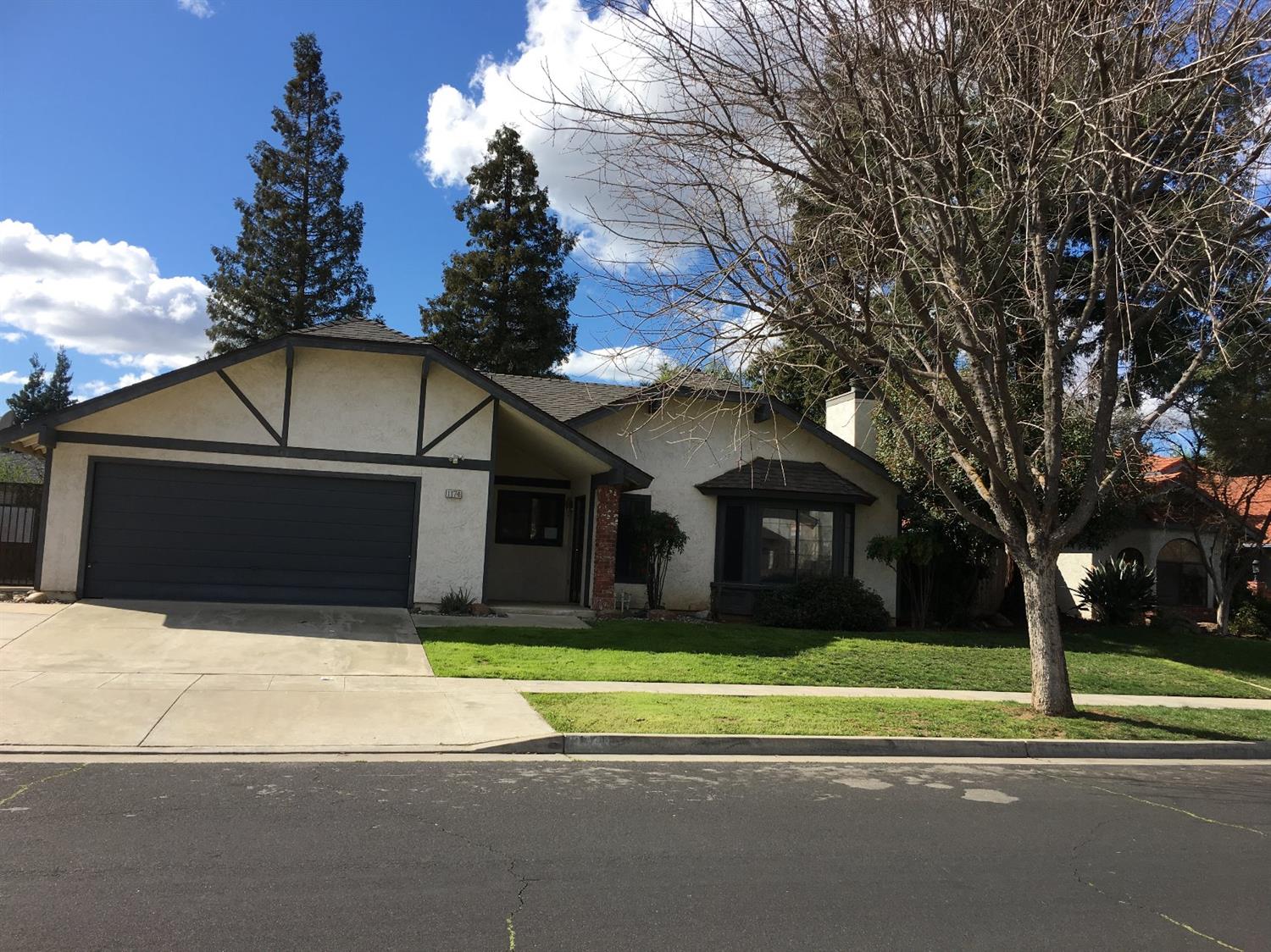 1174 Pistachio Ave, Clovis, CA 93611 photo 1