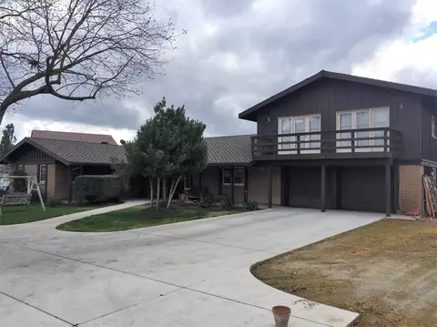 456 Holly Ave, Clovis, CA 93611 photo 1
