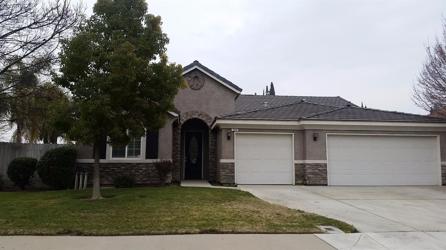 532 S Boyd Dr, Kerman, CA 93630 photo 1