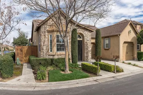 3615 Trenton Ln, Clovis, CA 93619 photo 1