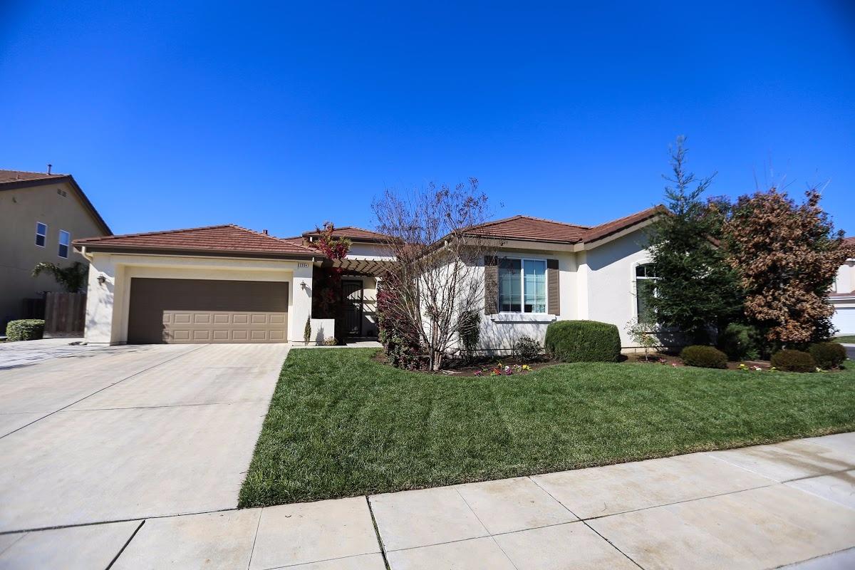 2304 Ryan Ave, Clovis, CA 93611 photo 1