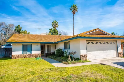63 N Osmun Ave, Clovis, CA 93612 photo 1