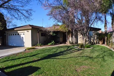 1334 Cindy Ave, Clovis, CA 93612 photo 1