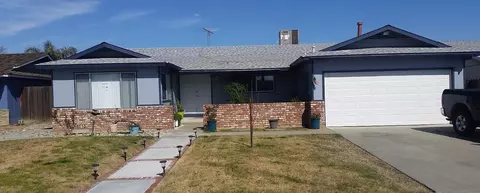 656 Wood Ln, Lemoore, CA 93245 photo 1