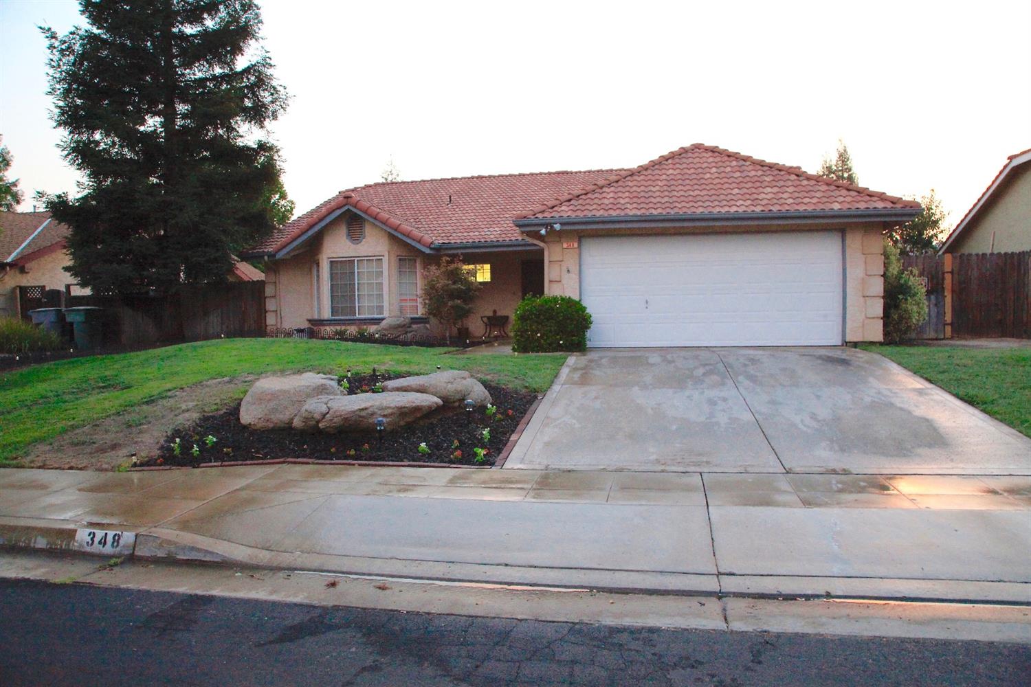 348 Magnolia Ave, Clovis, CA 93611 photo 1