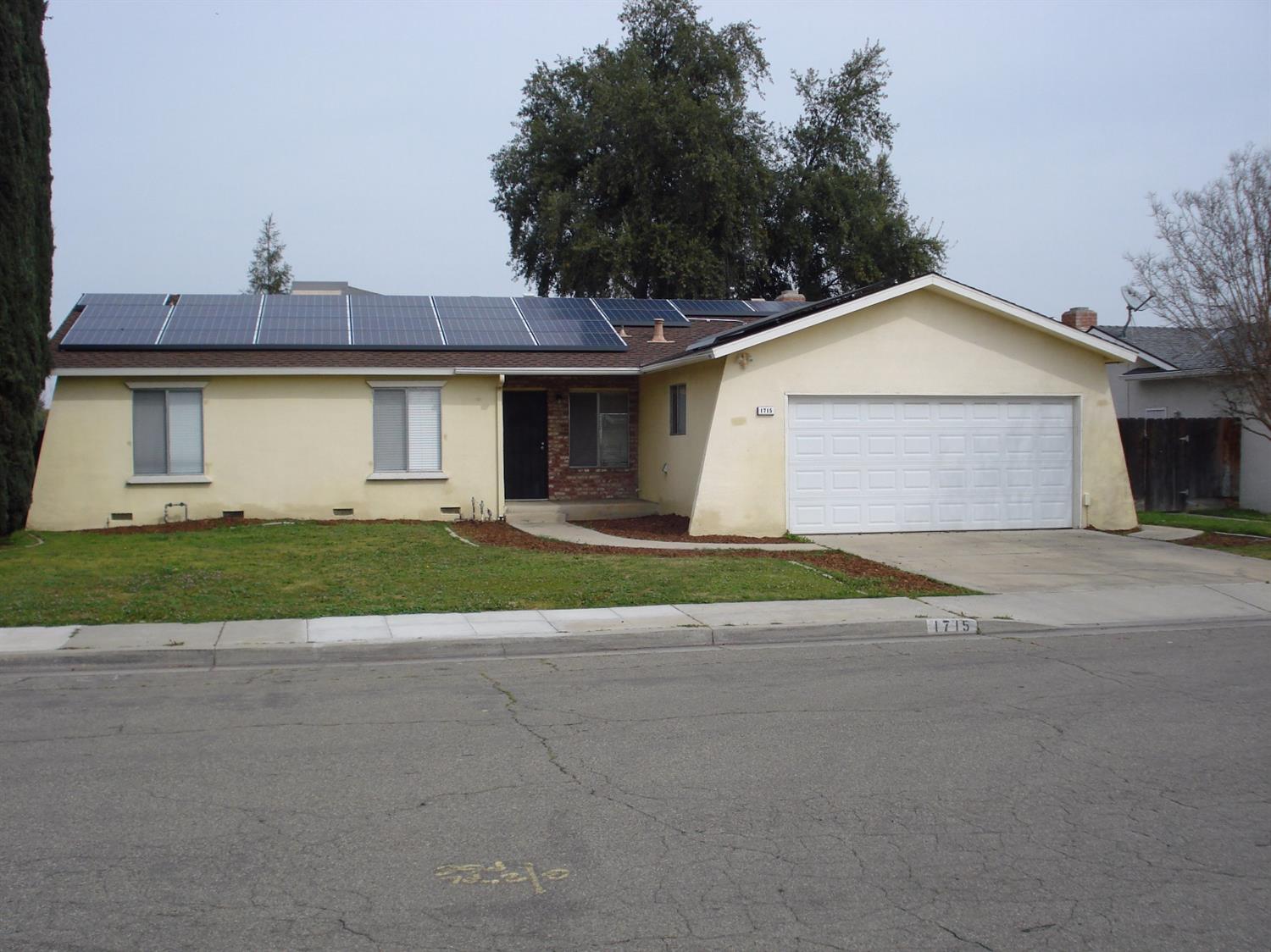 1715 Fairmont Ave, Clovis, CA 93611 photo 1