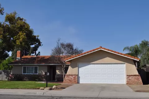 823 Menlo Ave, Clovis, CA 93612 photo 1