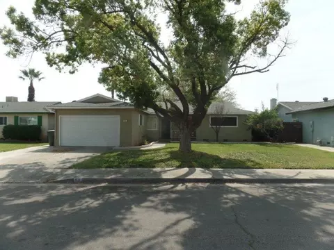 92 W Swift, Clovis, CA 93612 photo 1