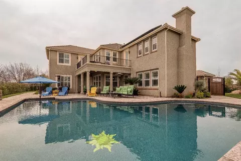 4232 N Meadowlark Ct, Clovis, CA 93619 photo 1