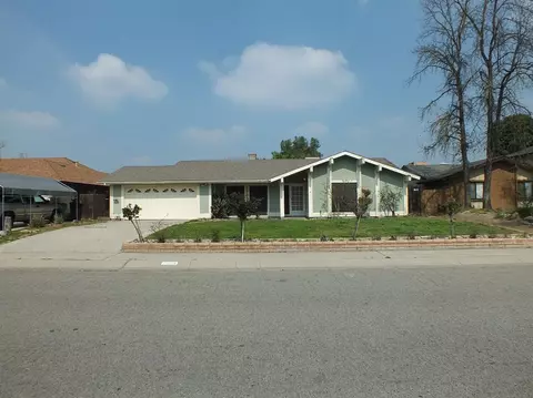 3006 W Beech Ave, Visalia, CA 93277 photo 1