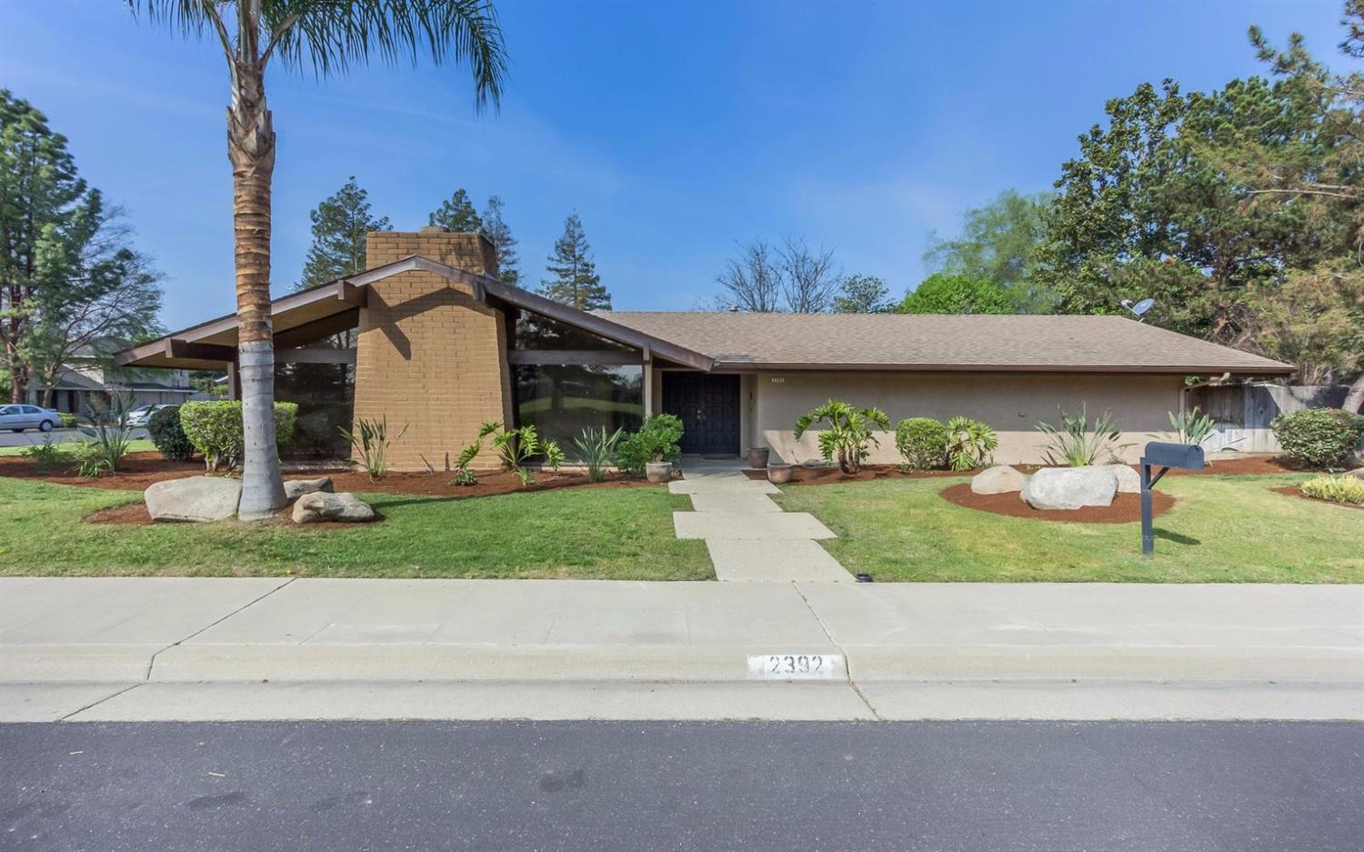 2392 Armstrong Ave, Clovis, CA 93611 photo 1