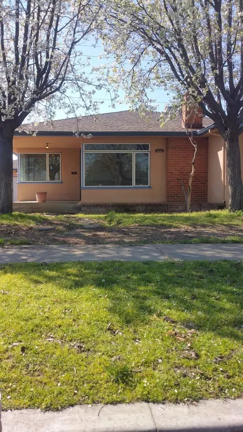 4046 E Cornell Ave, Fresno, CA 93703 photo 1