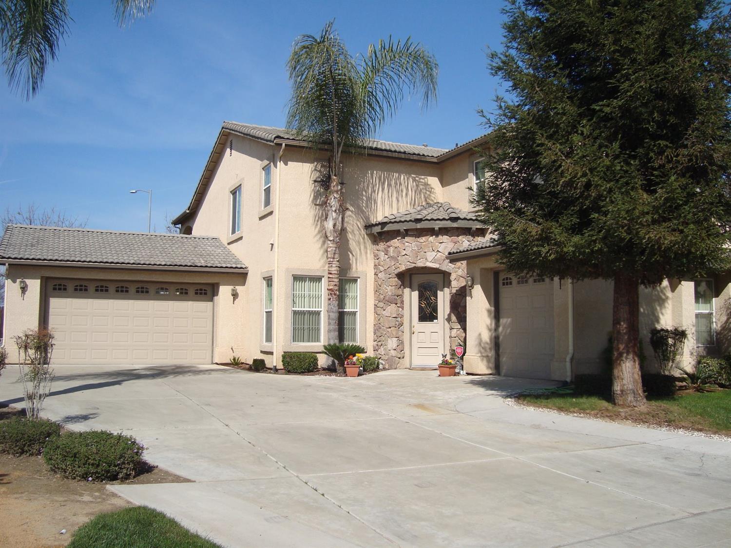 2418 E Michelle Ave, Fowler, CA 93625 photo 1