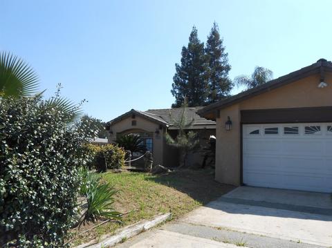 2303 4th St, Sanger, CA 93657 photo 1