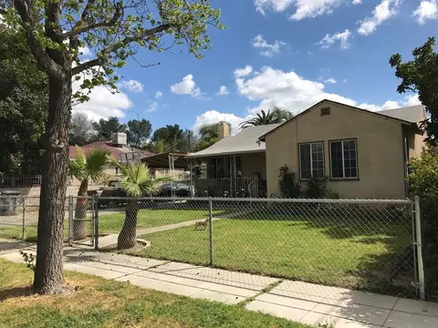 2904 E Hedges Ave, Fresno, CA 93703 photo 1