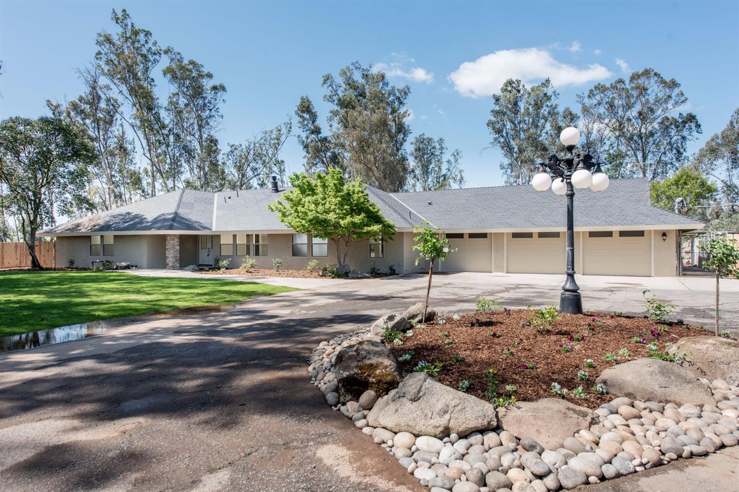 5246 E Ticonderoga Ave, Clovis, CA 93619 photo 1