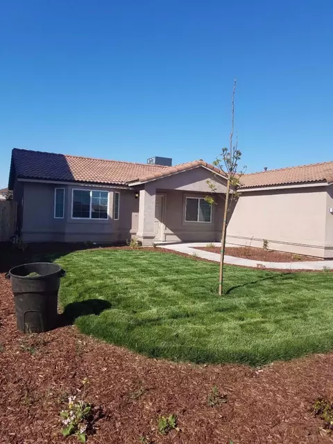 528 Elm Ave, Chowchilla, CA 93610 photo 1