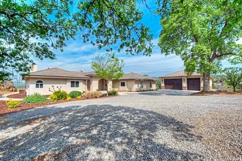 16566 Roadrunner Ln, Clovis, CA 93619 photo 1