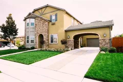 3374 Mitchell Ave, Clovis, CA 93619 photo 1