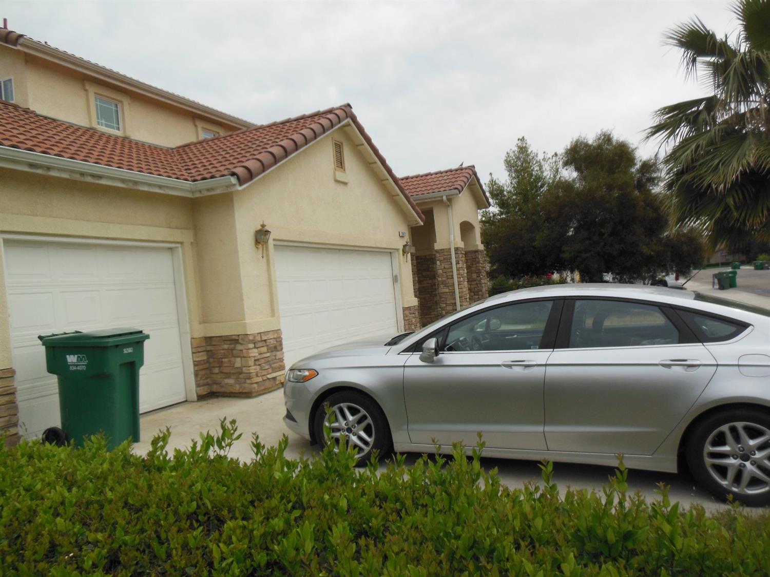 2312 E Katherine Ave, Fowler, CA 93625 photo 1
