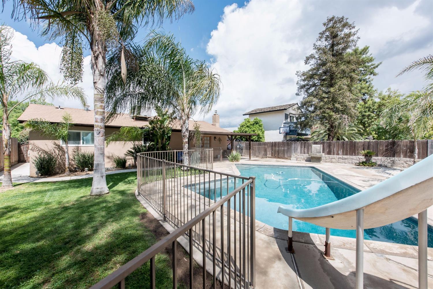 230 W Swift Ave, Clovis, CA 93612 photo 1