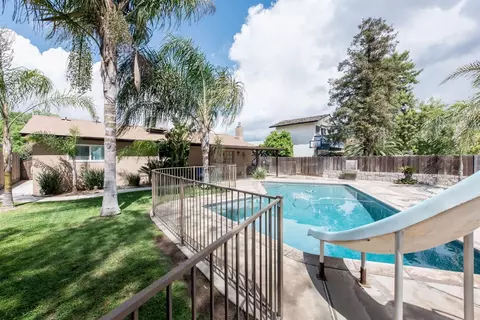 230 W Swift Ave, Clovis, CA 93612 photo 1