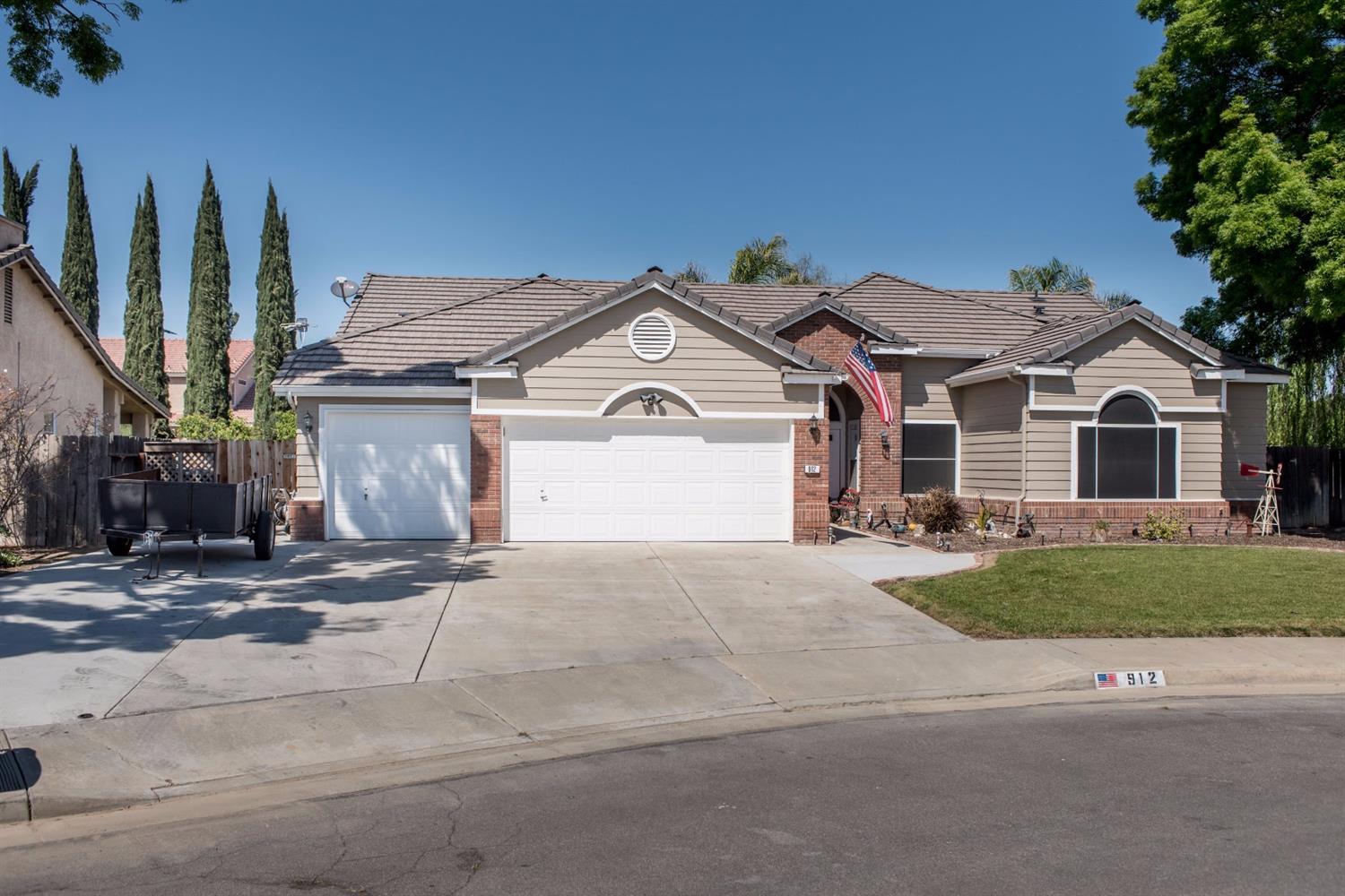 912 E Willow Cir, Hanford, CA 93230 photo 1