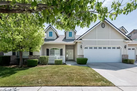 376 Moody Ave, Clovis, CA 93619 photo 1
