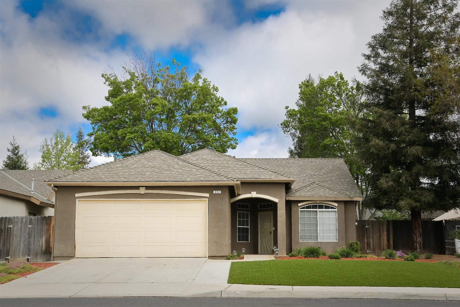 313 W Kelly Ave, Clovis, CA 93611 photo 1