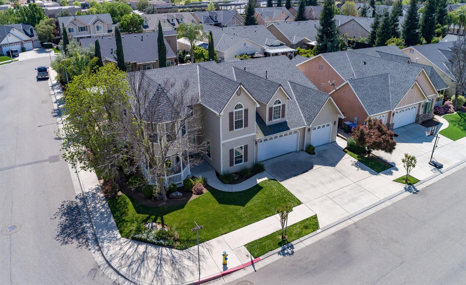 744 Loyola Ave, Clovis, CA 93619 photo 1