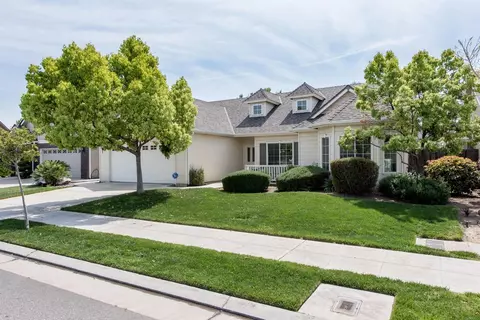 762 Powers Ave, Clovis, CA 93619 photo 1