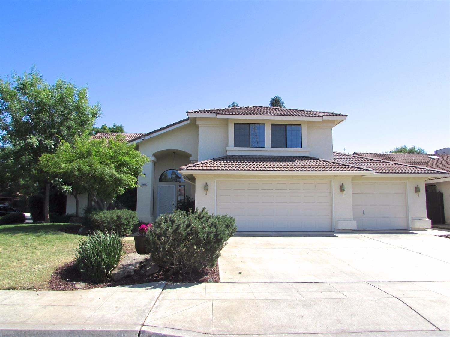 2156 Windsor Ave, Clovis, CA 93611 photo 1