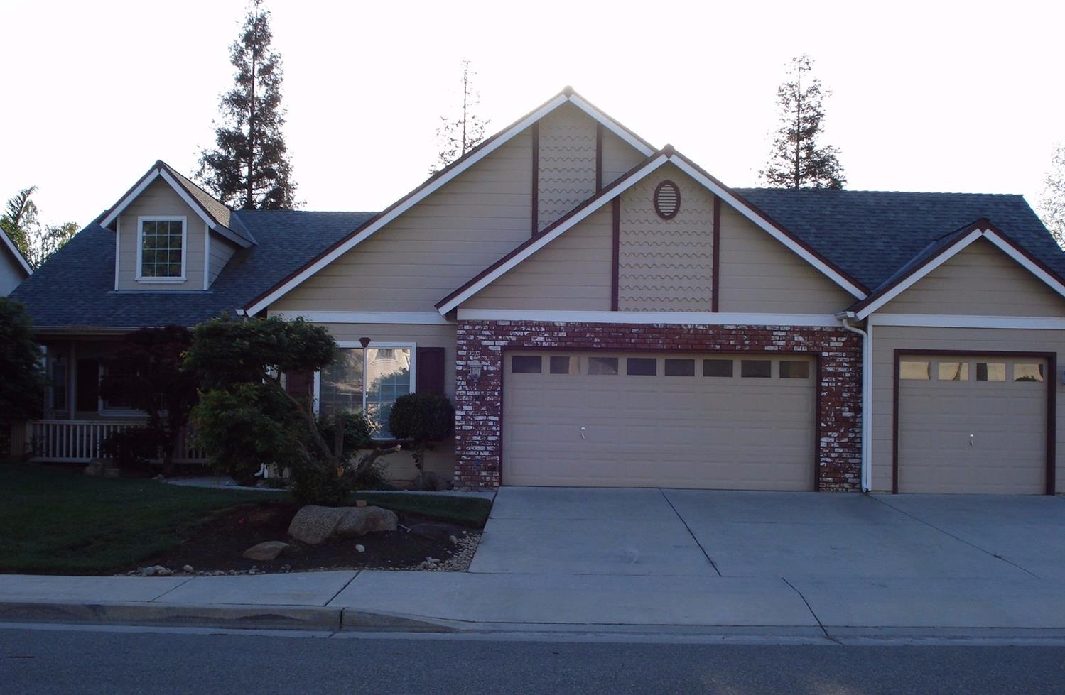 1762 N Caesar Ave, Clovis, CA 93619 photo 1