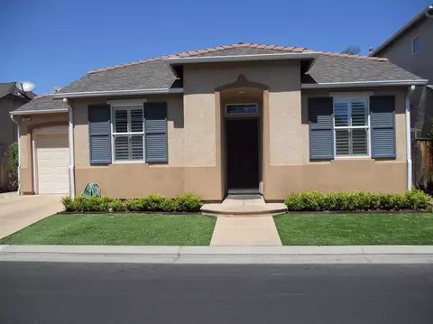 775 W Riviera Ln, Clovis, CA 93619 photo 1