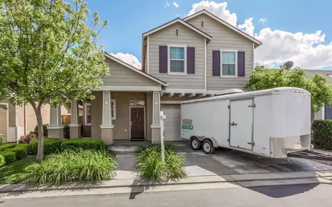 754 W Riviera Ln, Clovis, CA 93619 photo 1