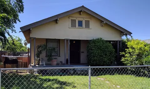 52 E Oleander Ave, Fresno, CA 93706 photo 1