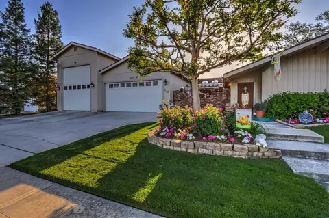 326 N Jasmine Ave, Clovis, CA 93611 photo 1