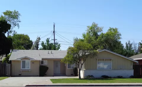 3308 E Ashlan Ave, Fresno, CA 93726 photo 1