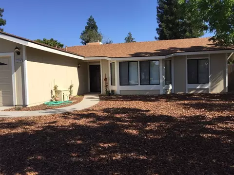1215 Burlingame Ave, Clovis, CA 93612 photo 1
