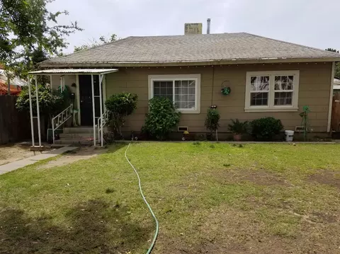 318 N 6th St, Fowler, CA 93625 photo 1