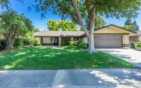 55 Laverne Ave, Clovis, CA 93611 photo 1