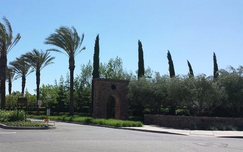 1877 N Rector Ave, Clovis, CA 93619 photo 1